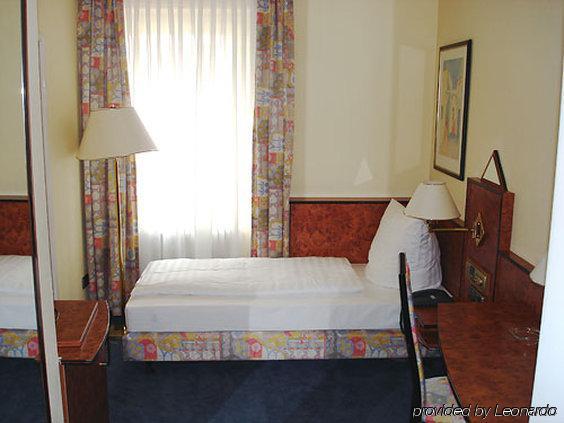 Hotel President Frankfurt Frankfurt am Main Rum bild
